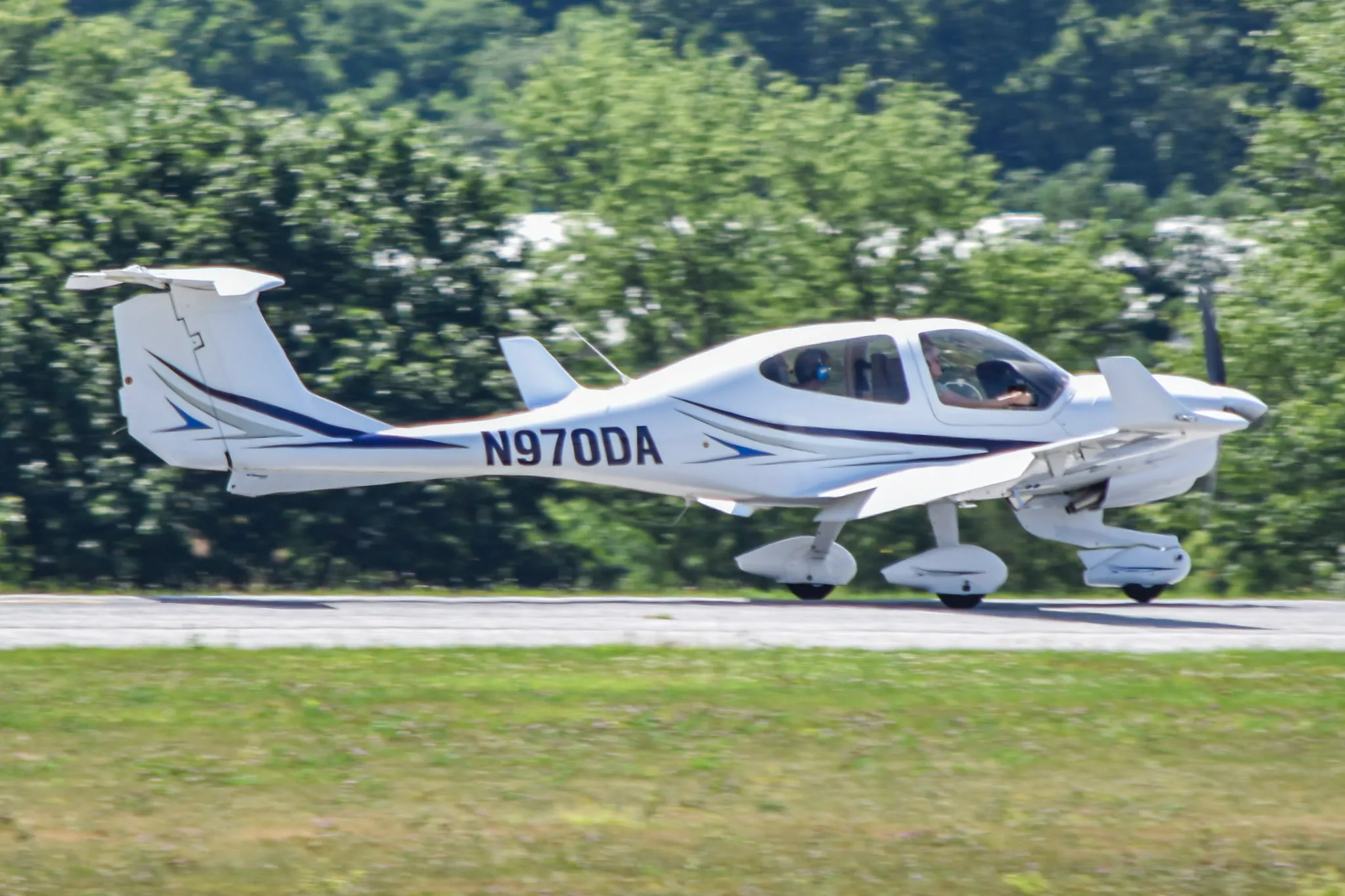 N970DA — Diamond DA40 NG with FADEC single-lever power control at KCHS